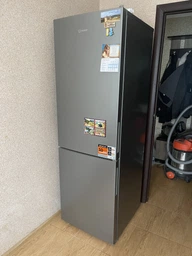 Холодильник Indesit INKS 1361 S4E (INKS1361S4E) фото від покупців 14
