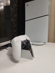 Зарядка для джойстика PlayStation 5 Honcam зарядная Док Станция для геймпада PS5 DualSense на 2 геймпада с подсветкой Белая фото от покупателей 3
