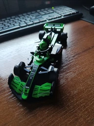 Конструктор LEGO Автомобіль для перегонів KICK Sauber F1® Team C44 259 деталей (77247)