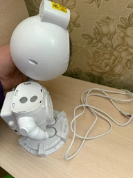 Ночник светильник проектор звездного неба Космонавт Астронавт с Bluetooth колонкой Лазерный проектор Белый с черным фото от покупателей 19