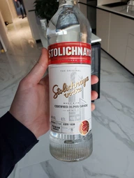 Водка Stoli 0.7 л 40% (4750021000140N) фото от покупателей 1