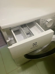 Стиральная машина Electrolux серии PerfectCare 600 EW6S406WU, фронтальная, узкая, 6 кг, 1000, A+++, 38 см, дисплей, белый фото от покупателей 3