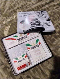 Подарочный винтажный набор в металлической коробке Proraso Деликатное бритье и уход для чувствительной кожи (8004395003600) фото от покупателей 1