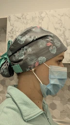 Медицинская шапочка женская HeadwearUniverse универсальная принт Фламинго на листьях