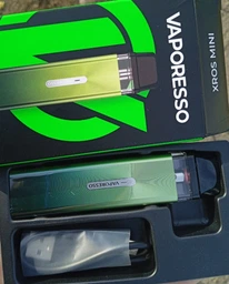 Многоразовая под система XROS Mini KIt Vitality электронная сигарета на 1000 мАч со сменным картриджем на 0.8 Ом минипод зеленый
