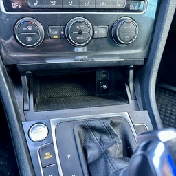 Адаптер беспроводной для Apple CarPlay и Android Auto 2in1 USB WIFI5 Bluetooth 5.0 С переходниками фото от покупателей 1