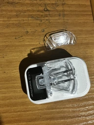 Универсальное зарядное устройство лягушка с LCD дисплеем и USB Frog Black фото от покупателей 2