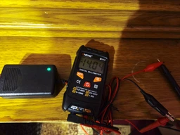 Зарядний пристрій для акумулятора Voltronic 12 В/1.5 A із затискачем, Q100 (YT15618) фото від покупців 5