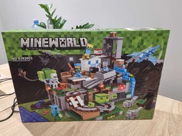 Дитячий конструктор Minecraft Гірська печера гра майнкрафт з LED підсвіткою ігровий набір з кубиків блоків фігурок тварин 587 деталей з печерою деревами лавою водою факелами та аксесуарами розвиваючий подарунок для творчості хлопчиків та дівчаток 66334 фото від покупців 9