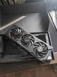 Видеокарта Gigabyte Nvidia GeForce RTX 5070 WINDFORCE OC SFF 12G (GV-N5070WF3OC-12GD) фото от покупателей 9