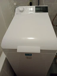 Пральна машина Electrolux вертикальна, 6кг, 1000, d, 60см, дисплей, білий ew6t406u фото від покупців 1