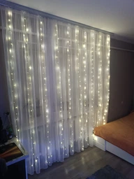 USB Гирлянда штора, 3х3 м, 10 крючков, теплый свет, пульт 8 режимов 300 Led, гирлянда от повербанка (888001) фото от покупателей 2