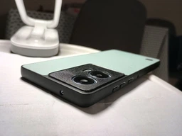Кожаный чехол - накладка CODE Tactile Experience для Motorola Edge 50 Fusion Peppermint фото от покупателей 5