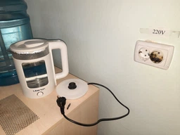 Электрочайник Liberton lek-6830, White, 1500w, 1.7л, дисковый, двойная стенка (нержавеющая сталь+стекло), LED-подсветка, автоотключение, индикатор включения, открывание крышки ручное, шкала уровня воды внутренняя
