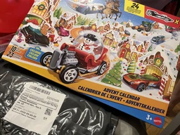 Ігровий набір Вражаючі трюки у шиномонтажі Hot Wheels (HDP02) фото от покупателей 2