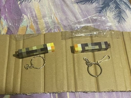 Брелок Смолоскип Minecraft зі світлом фото від покупців 1