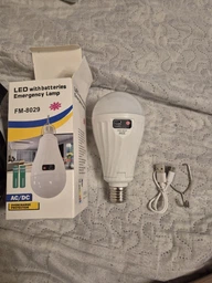 LED Лампочка со съемным аккумулятором 2 x 18650 20w