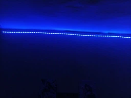 Розумна світлодіодна LED стрічка гірлянда Smart RGB 5050 з Bluetooth додатком + пульт. Комплект 5 метрів водостійкий працює від USB і Powerbank (Павербанка) чорна фото від покупців 1