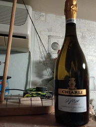Вино игристое Chiarli Lambrusco Bianco белое полусладкое 0.75 л (8003325003406_2200077000776)