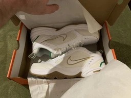 Мужские кроссовки кожаные Nike Air Monarch IV 415445-102 45.5 (11.5US) 29.5 см Белые (885259556795) фото от покупателей 2