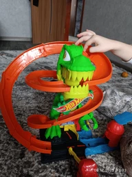 Игровой набор Hot Wheels Атака огненного Ти-Рекса (JBM73) фото от покупателей 4