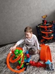 Игровой набор Hot Wheels Атака огненного Ти-Рекса (JBM73) фото от покупателей 3