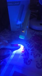 Лампа для манікюру акумуляторна ультрафіолетова УФ LED зі стійкою портативна для сушіння гель-лаку манікюру нарощування нігтів та експрес-сушіння 600 mAh год 5 Вт Біла фото від покупців 5