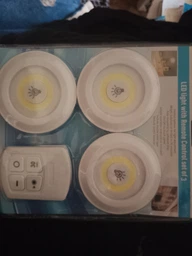 Набор из трех точечных LED светильников (ламп) 3 шт с пультом Smart, таймером отключения, двумя режимами яркости (работают на батарейках) фото от покупателей 5