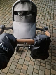 Муфта перчатки раздельные черного цвета, с вышивкой CYBEX, на коляску или санки, на черном флисе фото от покупателей 1
