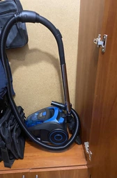 Маленький мощный пылесос для дома с турбощеткой Rainberg 3700W, Мощный контейнерный пылесос без мешка RB-652TB Blue