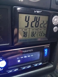 Автогодинник VST-7048V, вольтметр, 2 термометри фото від покупців 1