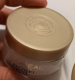 Антивозрастной питательный дневной крем-уход для кожи лица L'Oreal Paris Возраст Эксперт 65+ против морщин с SPF 20 50 мл (3600524032630) фото от покупателей 1