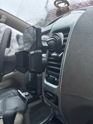 Держатель для телефона в автомобиль с беспроводной зарядкой крепление смартфона в машину автодержатель в воздуховод подставка зарядная станция холдер крепеж на дефлектор фото от покупателей 1