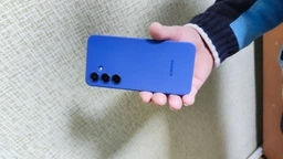 Чехол противоударный силиконовый Silicone Case для Samsung Galaxy S24 FE (S721) Yellow