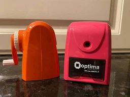 Механічна точилка для олівця Optima з автоматичною подачею Рожева (O40686)