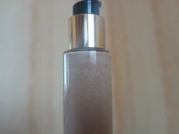 Антивікова тональна основа з пребіотичною сироваткою Light Ivory Neutral / Слонова Кістка, SPF 12 Giordani Gold Oriflame, 30 мл