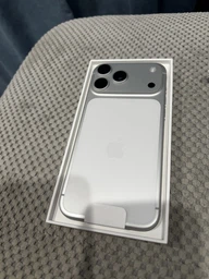 Мобильный телефон Apple iPhone 17 Pro Max 2TB Silver (MFYY4AF/A) фото от покупателей 19