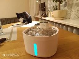 Автопоїлка для котів і собак з аккумулятором поїлка з датчиком руху автономна Smart Wireless Pet Water Fountain бездротова, питний фонтан з фільтром 2.6 Л фото від покупців 4