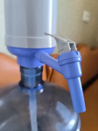 Помпа для воды Lilu Econom Plus механическая с краном фото от покупателей 1