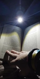 Компактная Mini Лампа для чтения книг Светильник настольный Перезаряжаемый на аккумуляторе Теплый Холодный Смешанный свет Гибкая Clip ножка прищепка Type-C зарядка Black фото от покупателей 3