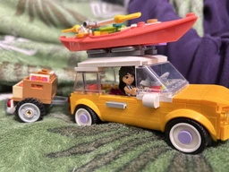 Конструктор LEGO Friends Автомобіль для подорожей із друзями 220 деталей (42659)