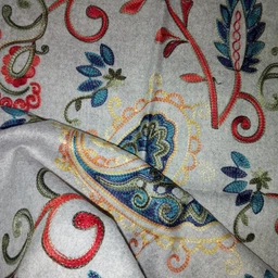 Зимний кашемировый шарф Boutique embroidery с вышивкой 190х72см Белый фото от покупателей 1