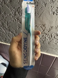 Зубна щітка Sensodyne Глибоке очищення м'яка 1 шт (5054563029669) фото від покупців 2