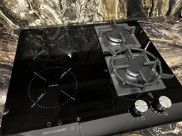 Комбинированная индукционная - газовая варочная поверхность Luxor GI 67 DL Booster MY + металлический уголок для подключения в подарок, черная стеклокерамика