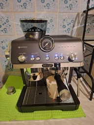 Кофеварка рожковая Delonghi La Specialista Opera EC9555.BK
