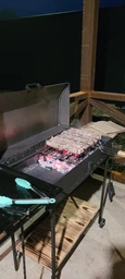 Мангал-барбекю на 12 шампуров 5 мм на колесиках со съемными ножками и деревянными полками с решеткой-гриль, совком и кочергой фото от покупателей 2