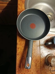 Сковорода Tefal Hard Titanium Essential 28 см (C3880642) фото от покупателей 10