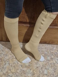 Гольфы для профилактики варикоза компрессионные эластичные Zip Sox, утягивающие гольфы для снятия усталости и отеков ног, с молнией, размер L/XL, 2 шт в комплекте Бежевые, ZSG-150-L/XL-Beige фото от покупателей 1