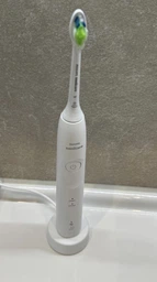 Электрическая зубная щетка PHILIPS Sonicare HX7110/02 серии 5500 фото от покупателей 3