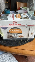 Вологий корм Royal Canin Hairball Care для виведення шерсті у дорослих кішок (шматочки у соусі) 12 шт х 85 г